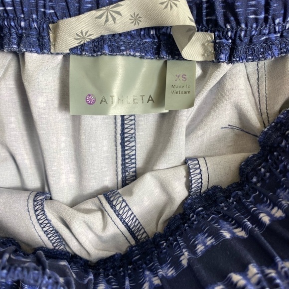 ATHLETA Blue & White Stripe Ikat Sway Shorts Drawstring Elastic Waist Geometric - Picture 8 of 8